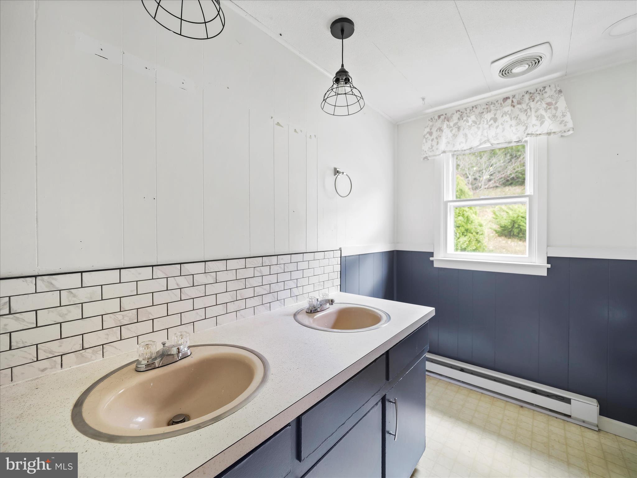 WAYNESBORO - Residential