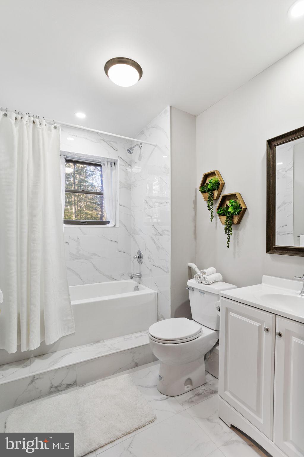 LAKE HARMONY - Residential