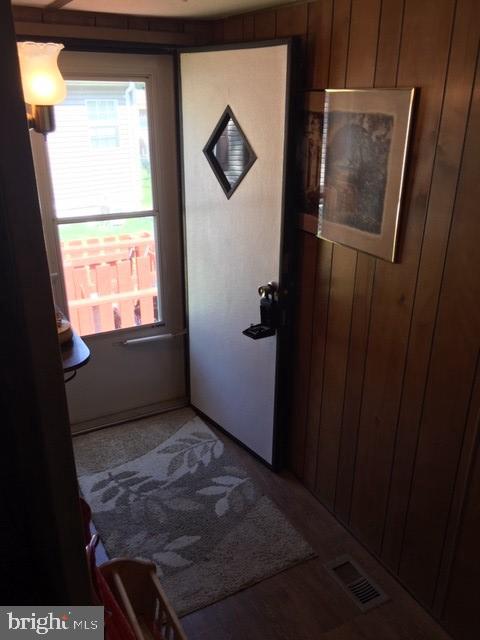 MARYLAND MANOR - Residential