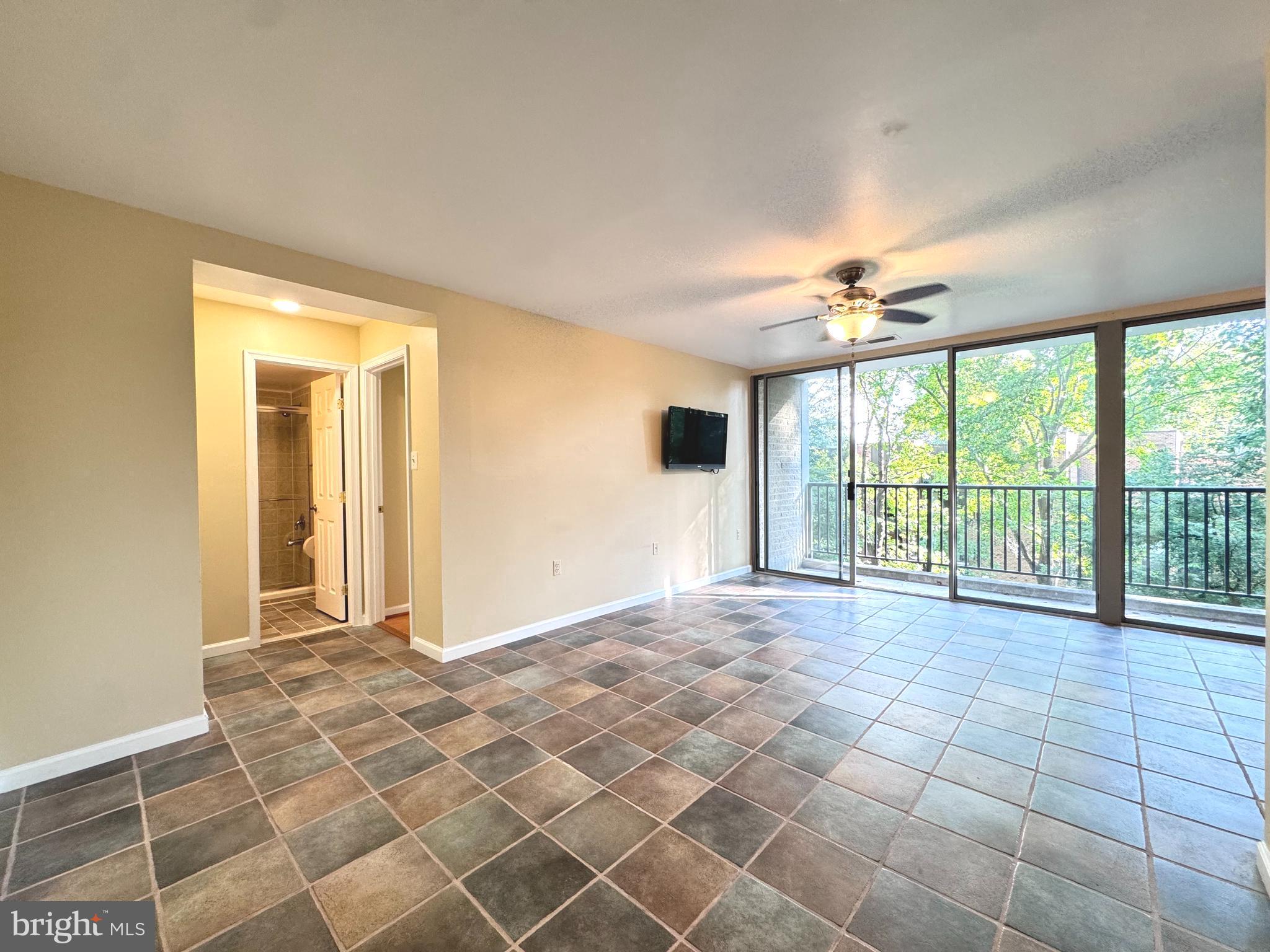 4420 BRIARWOOD COURT N 24