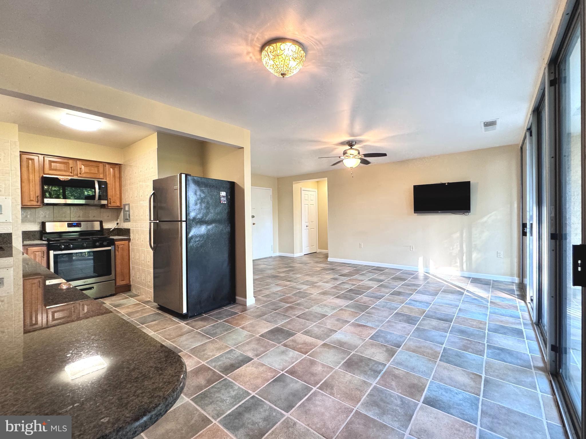 4420 BRIARWOOD COURT N 24