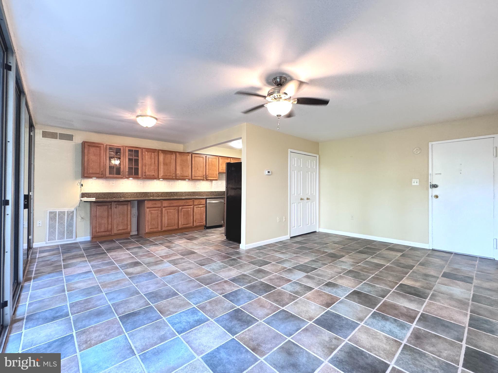 4420 BRIARWOOD COURT N 24