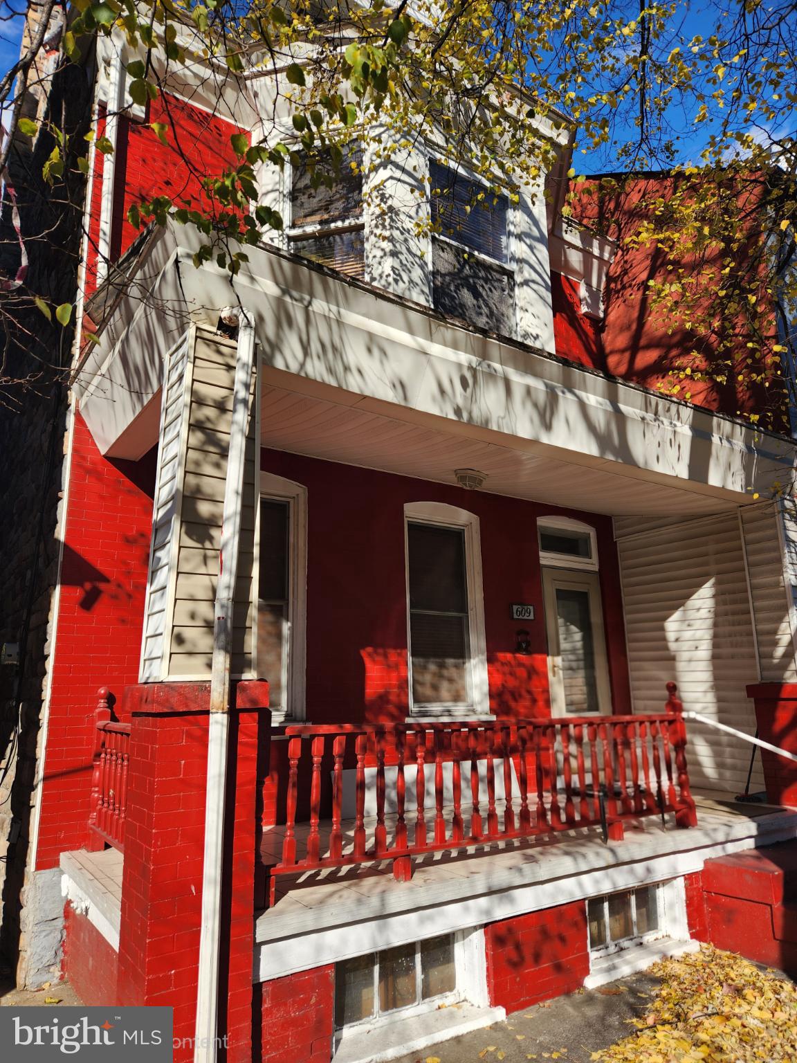 609 E CHESTNUT STREET