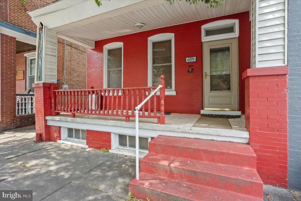 Photo of 609 E Chestnut Street, LANCASTER, PA 17603 (MLS # PALA2072034)