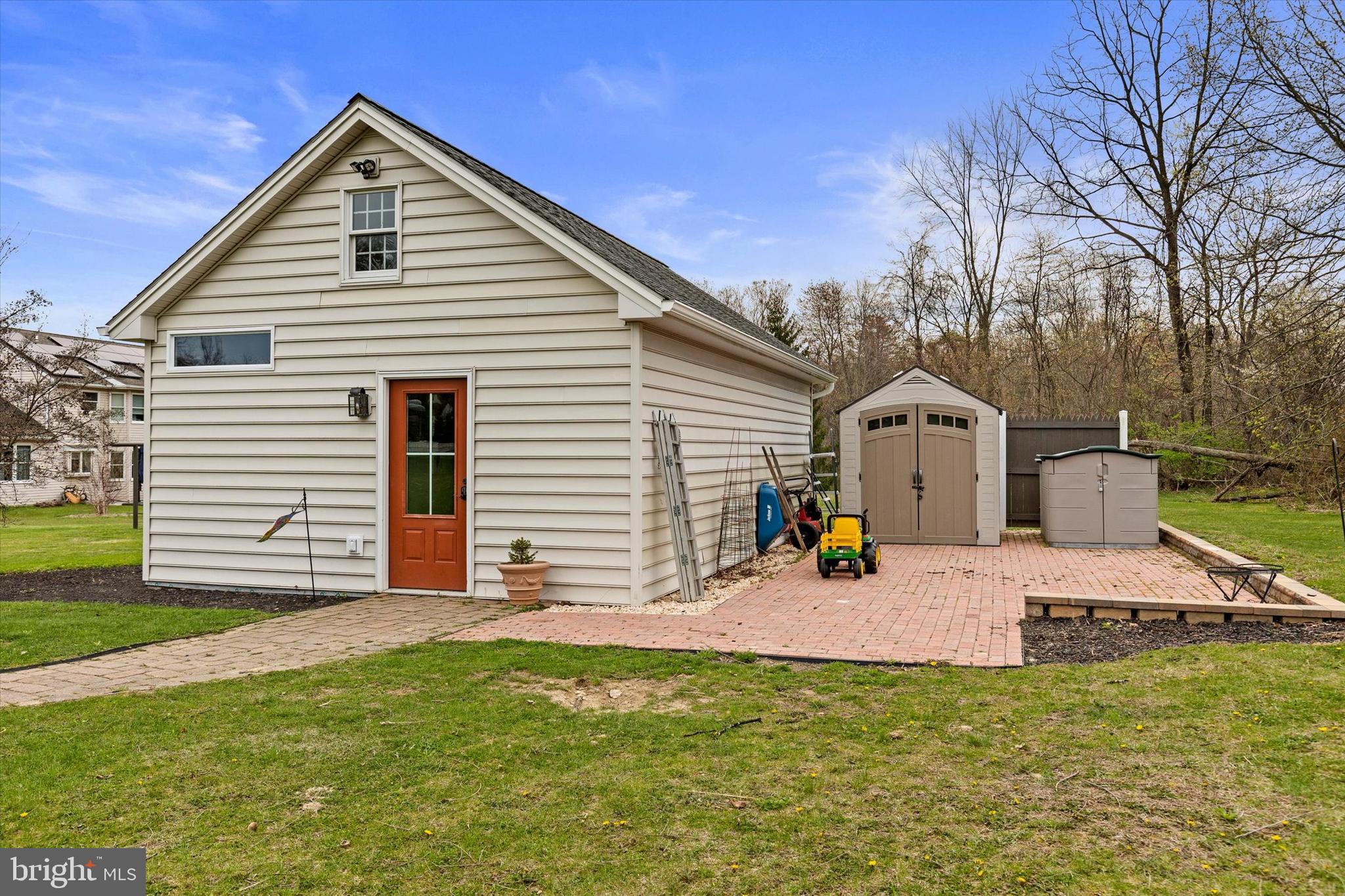 FAIRWAY HILLS - Residential