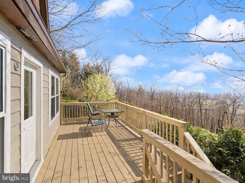 Photo of 2604 Lookout Road, HAYMARKET, VA 20169 (MLS # VAPW2113512)