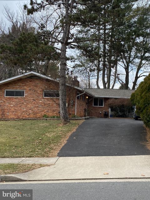 Photo of 3435 Brookwood Drive, FAIRFAX, VA 22030 (MLS # VAFC2008388)