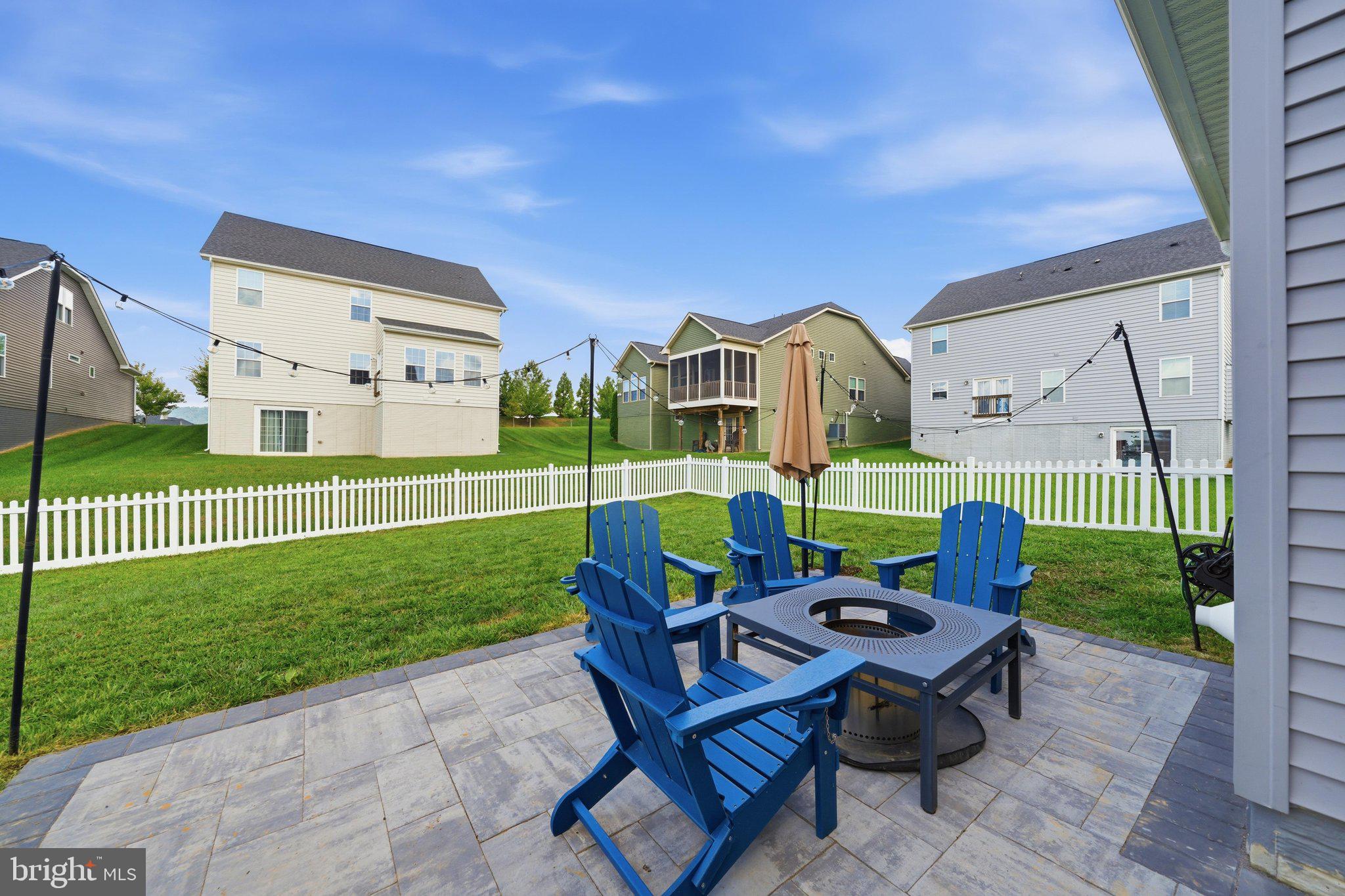 1221 LONG FARM LANE