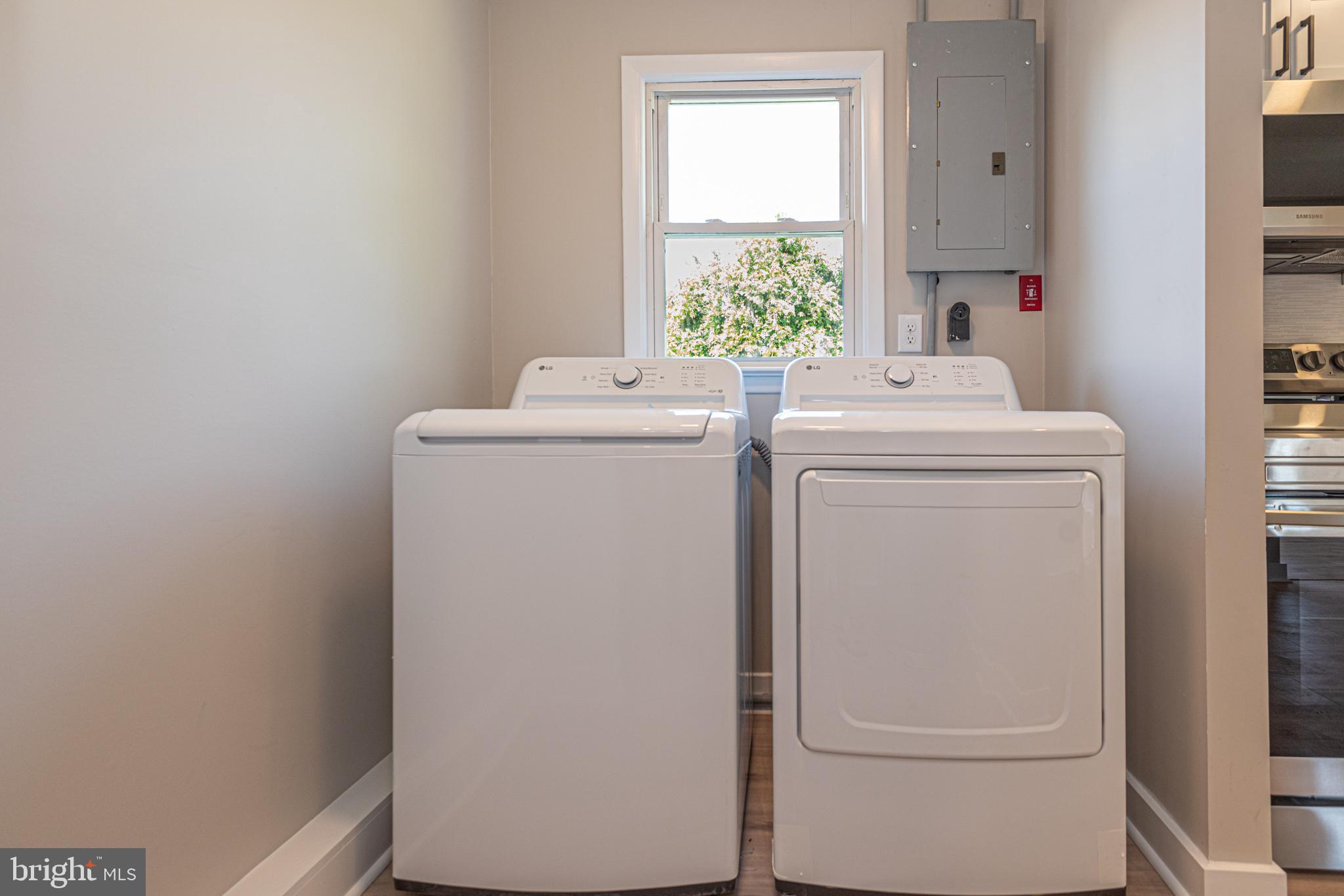 DELMAR MANOR - Residential