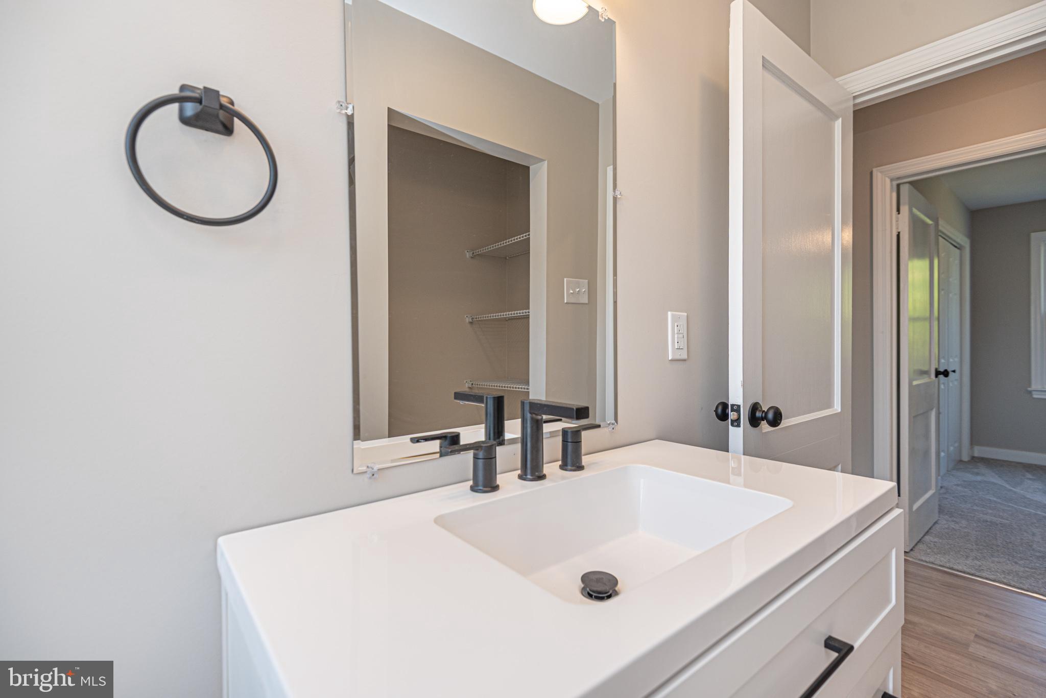 DELMAR MANOR - Residential