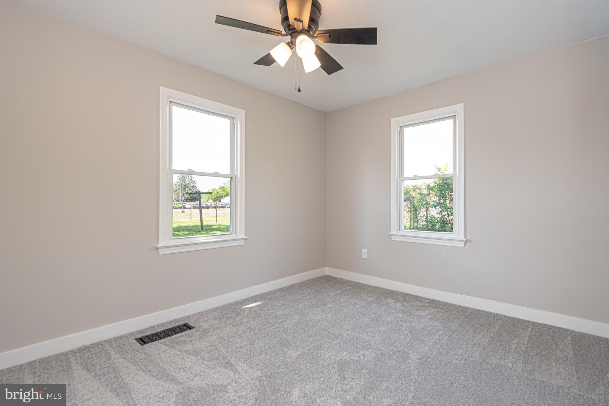 DELMAR MANOR - Residential