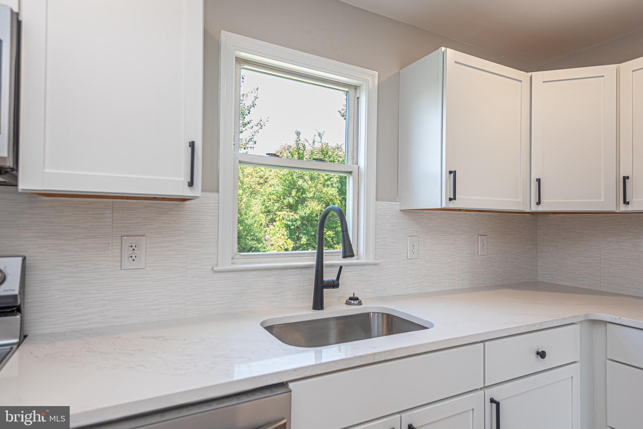 DELMAR MANOR - Residential