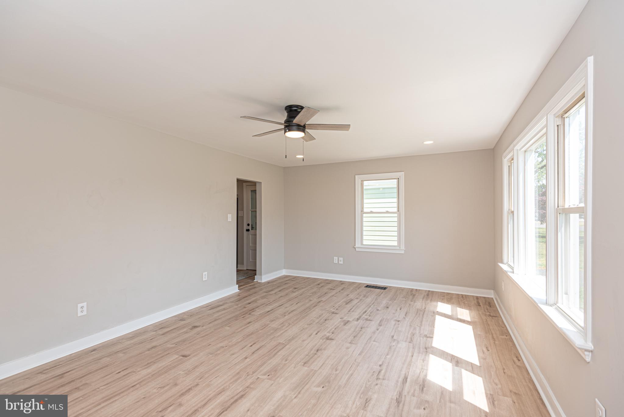 DELMAR MANOR - Residential