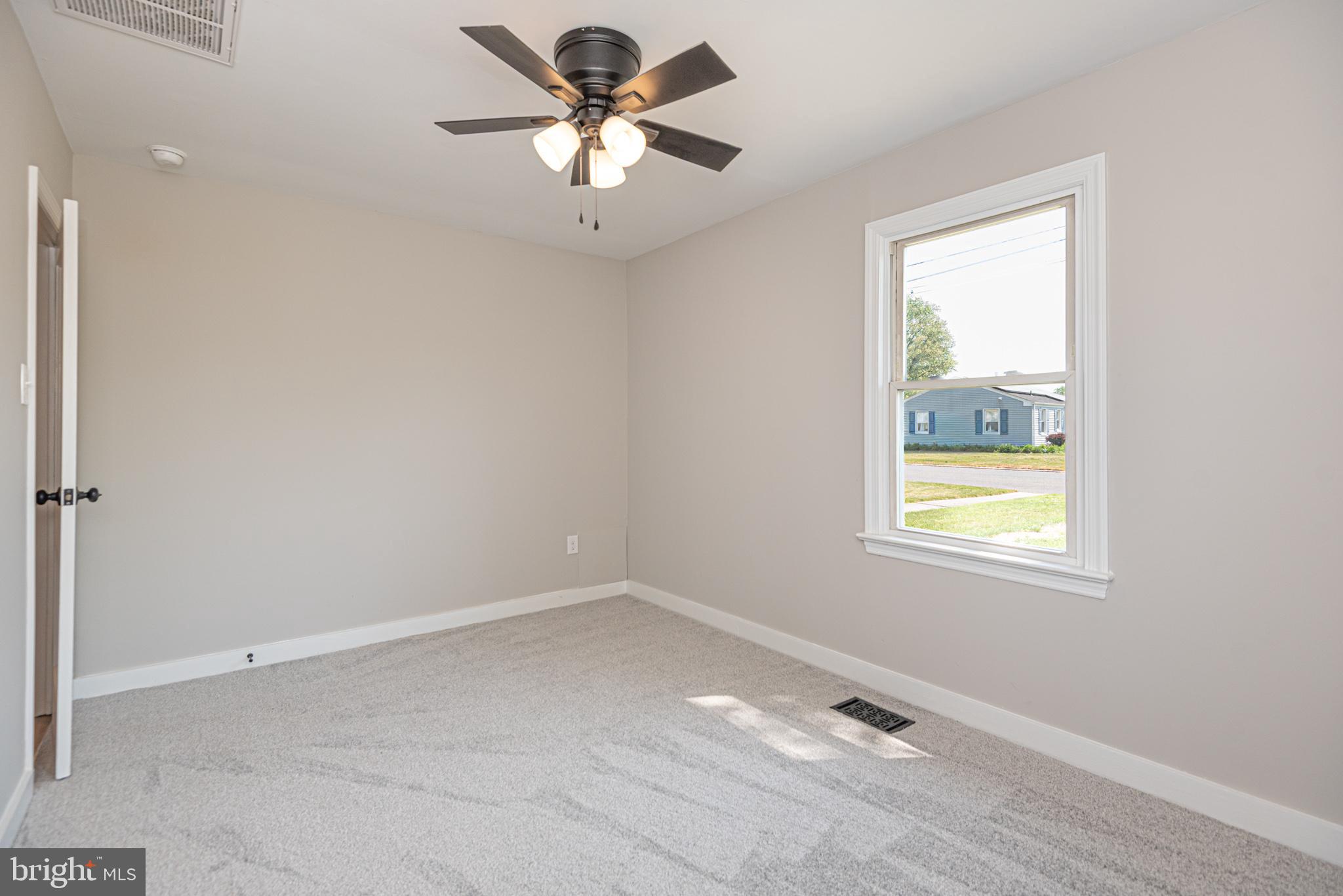 DELMAR MANOR - Residential