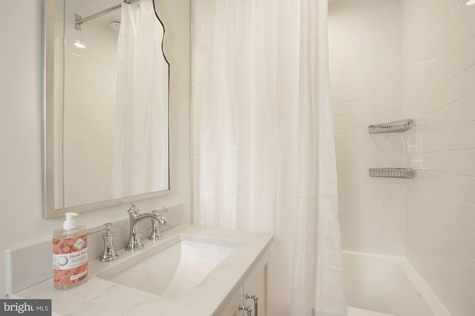 KENWOOD - Residential