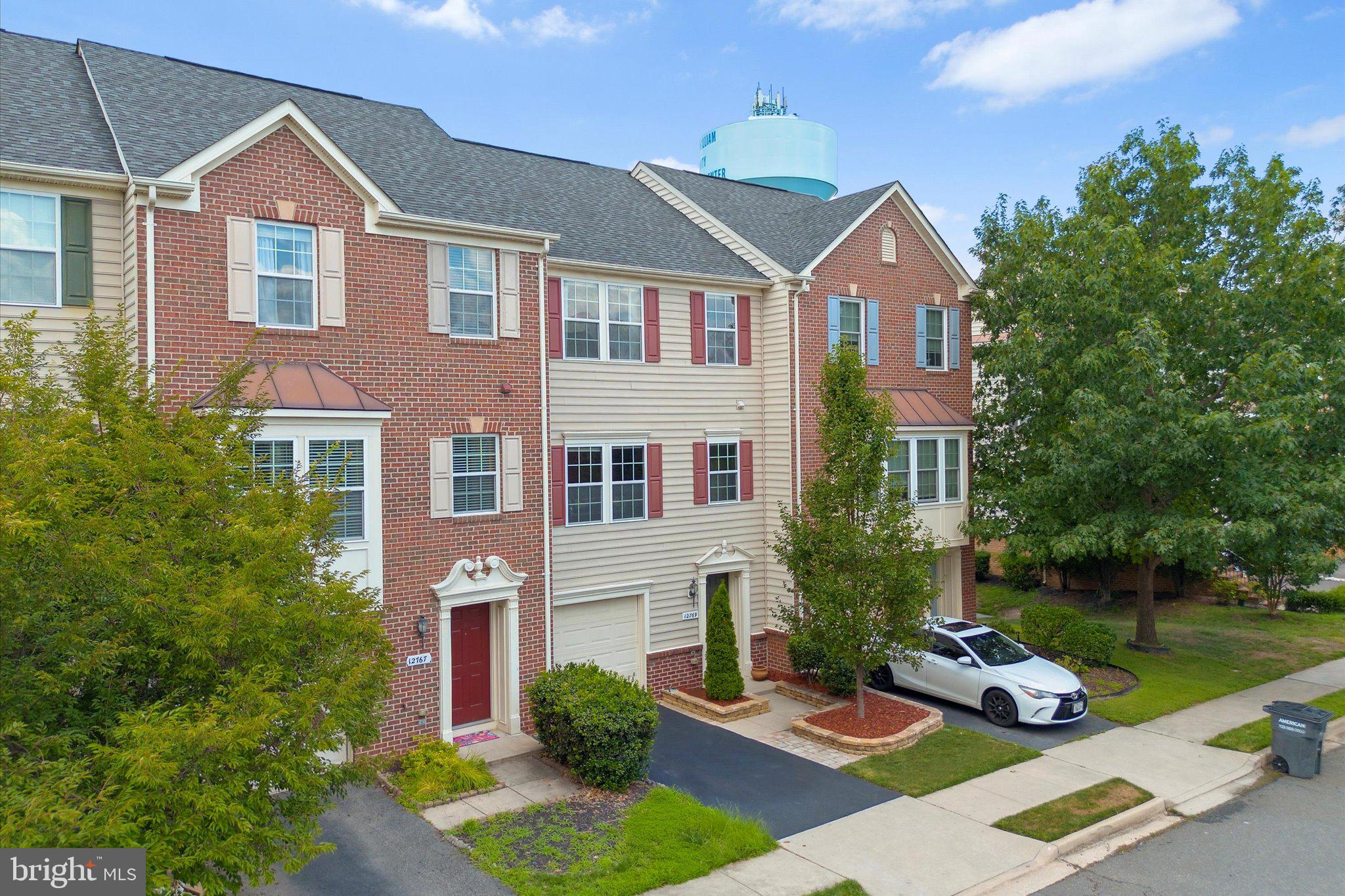 12769 STONE LINED CIRCLE