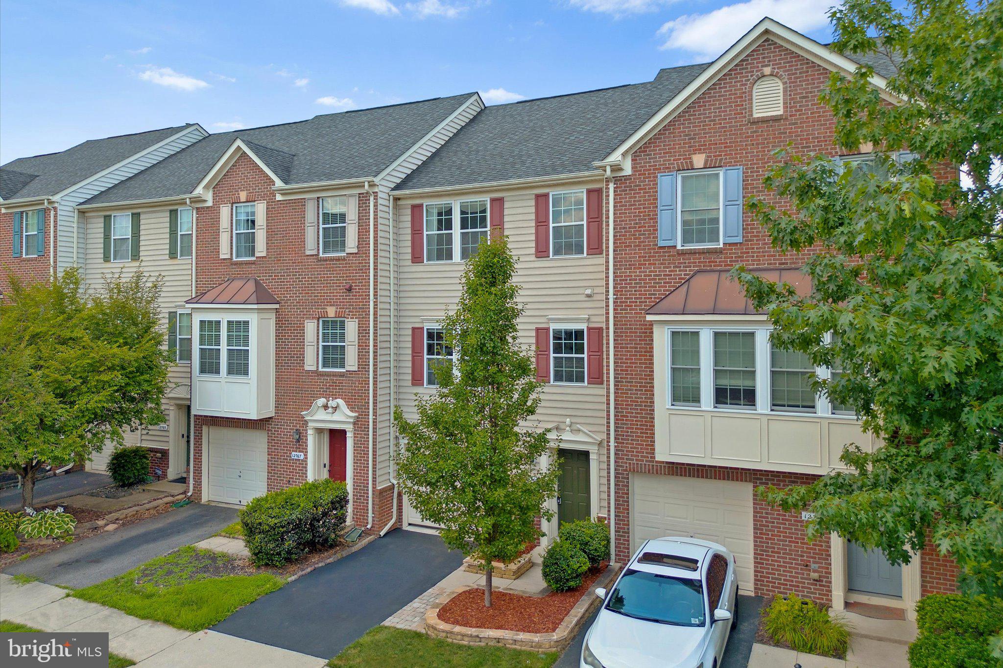 12769 STONE LINED CIRCLE
