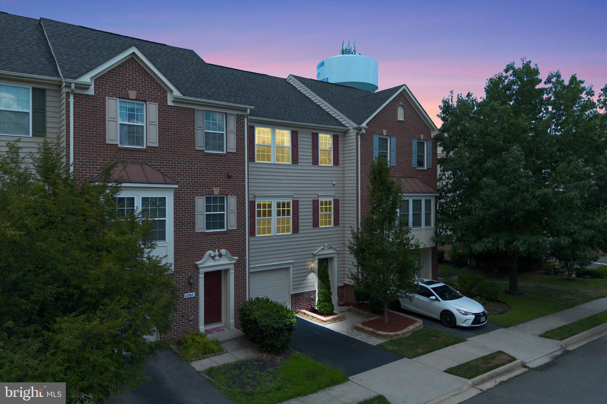 12769 STONE LINED CIRCLE