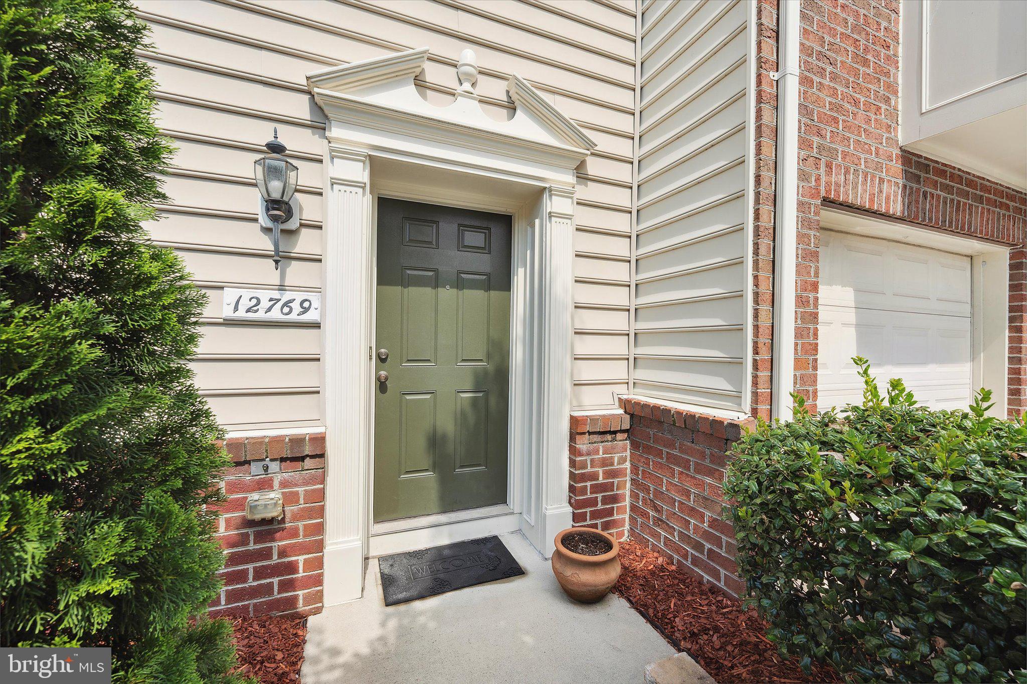 12769 STONE LINED CIRCLE