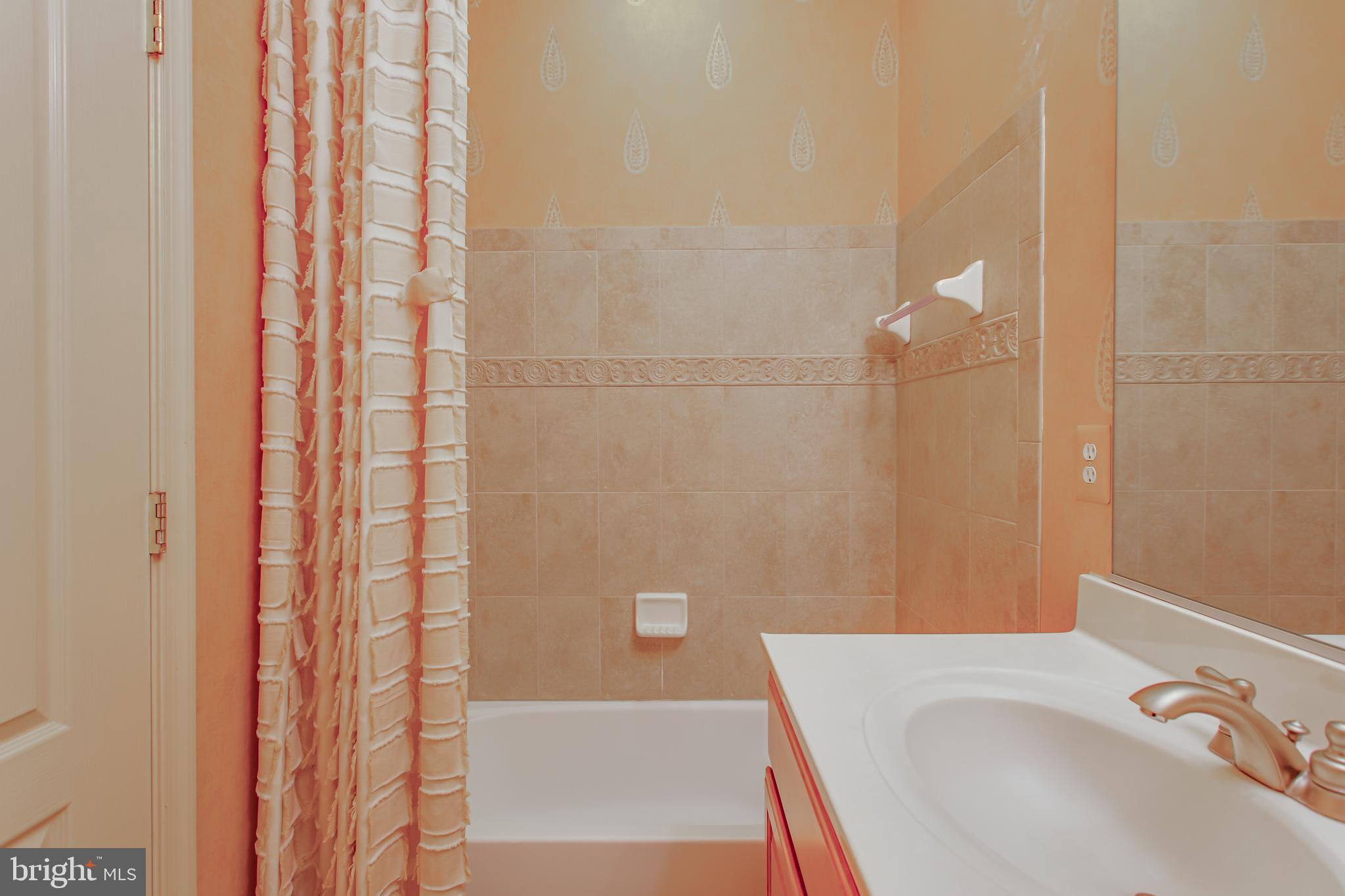 BROADLANDS SOUTH - Residential Lease