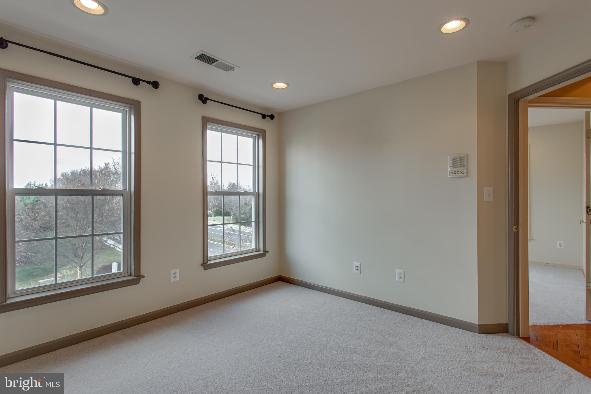 BROADLANDS SOUTH - Residential Lease