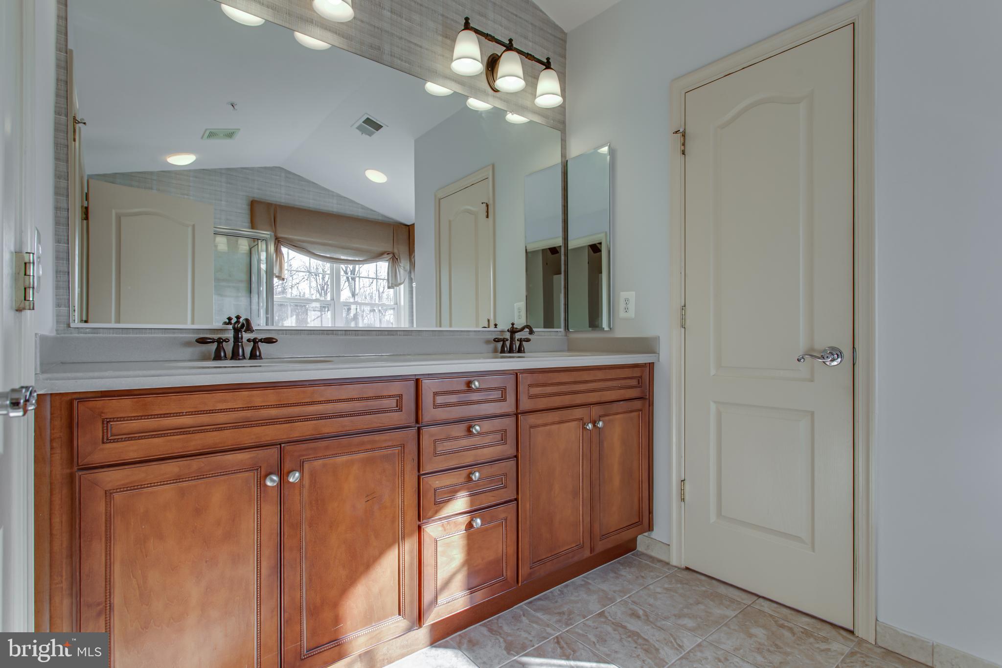 BROADLANDS SOUTH - Residential Lease