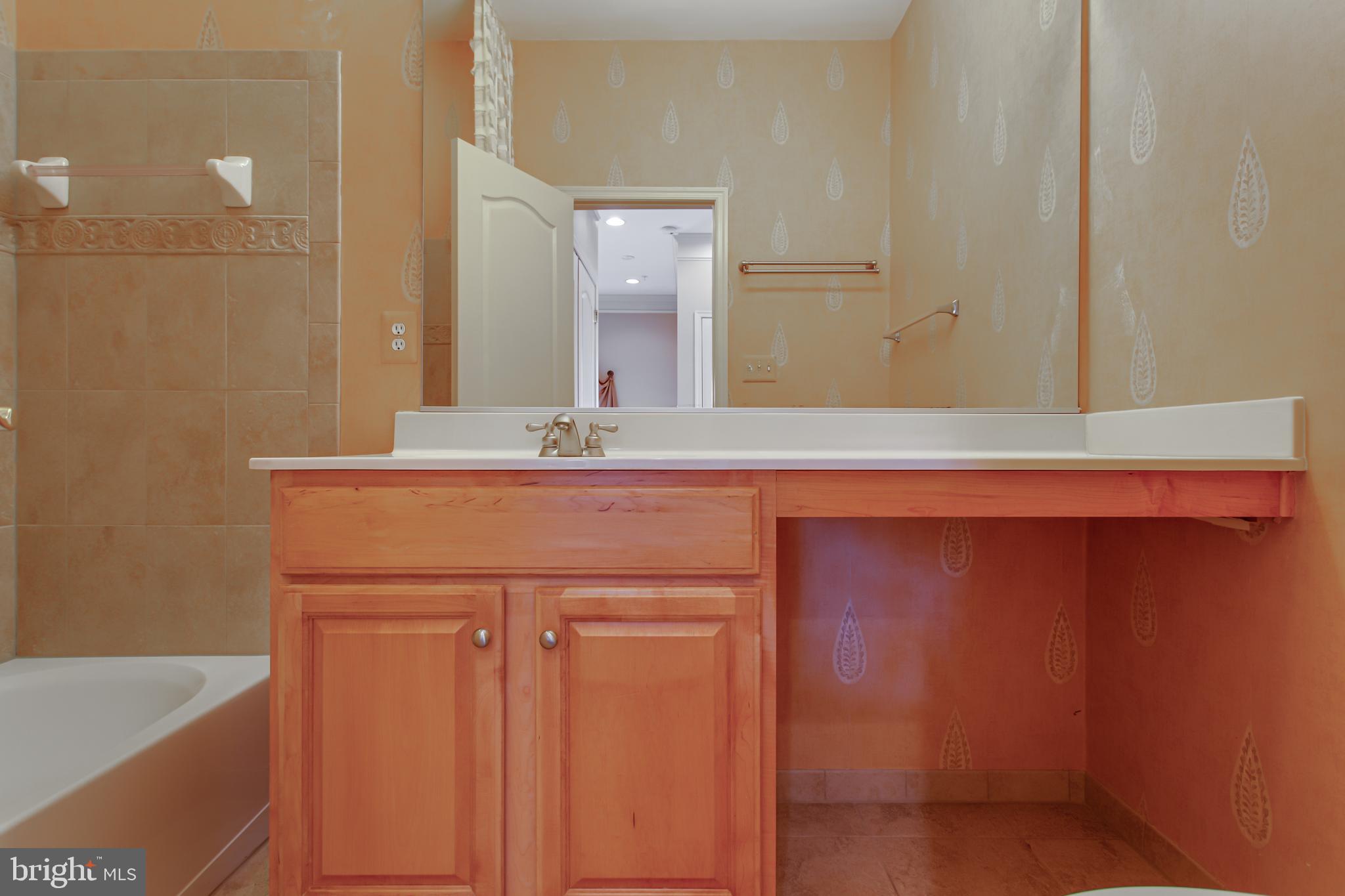 BROADLANDS SOUTH - Residential Lease