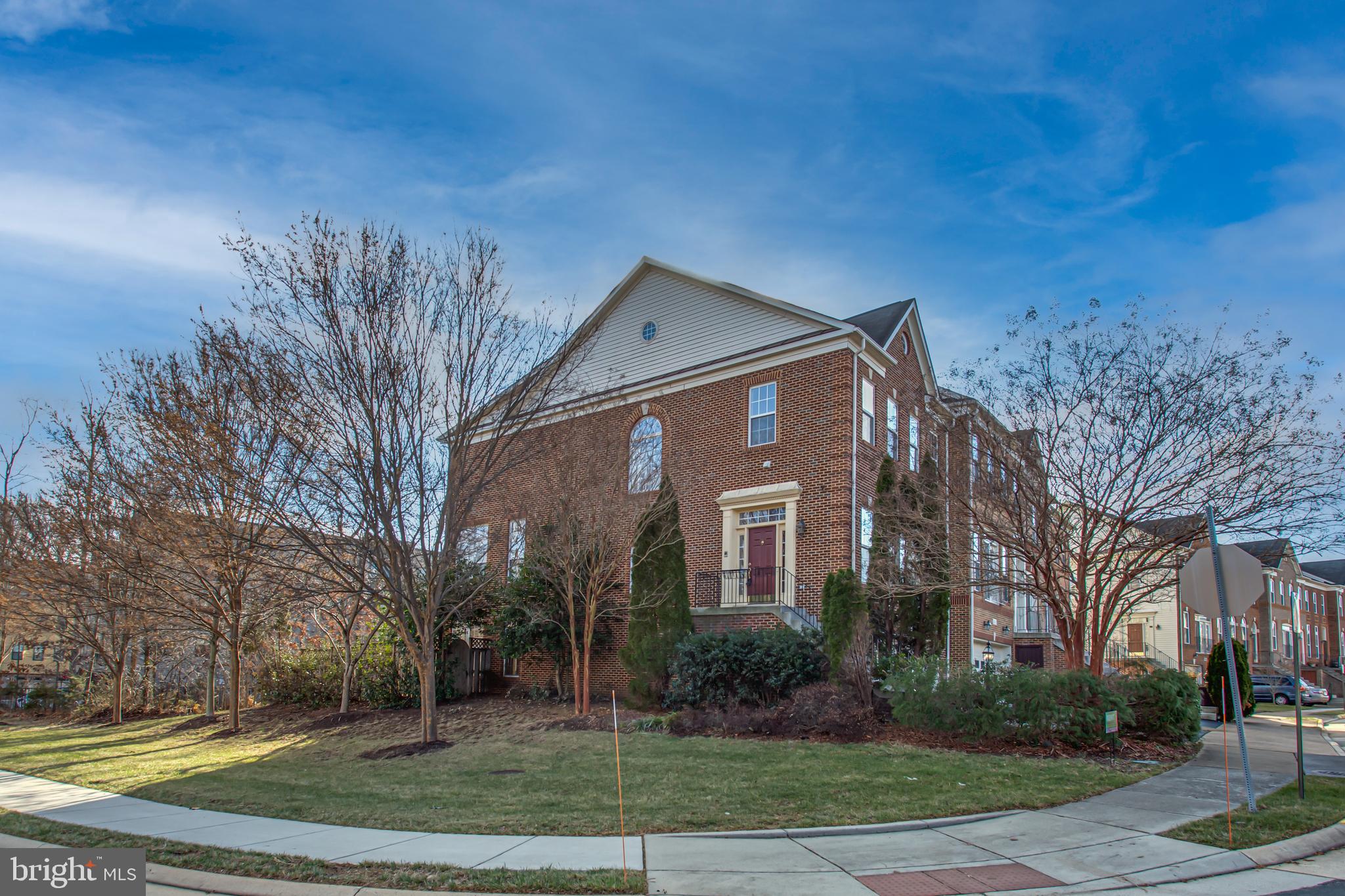 BROADLANDS SOUTH - Residential Lease