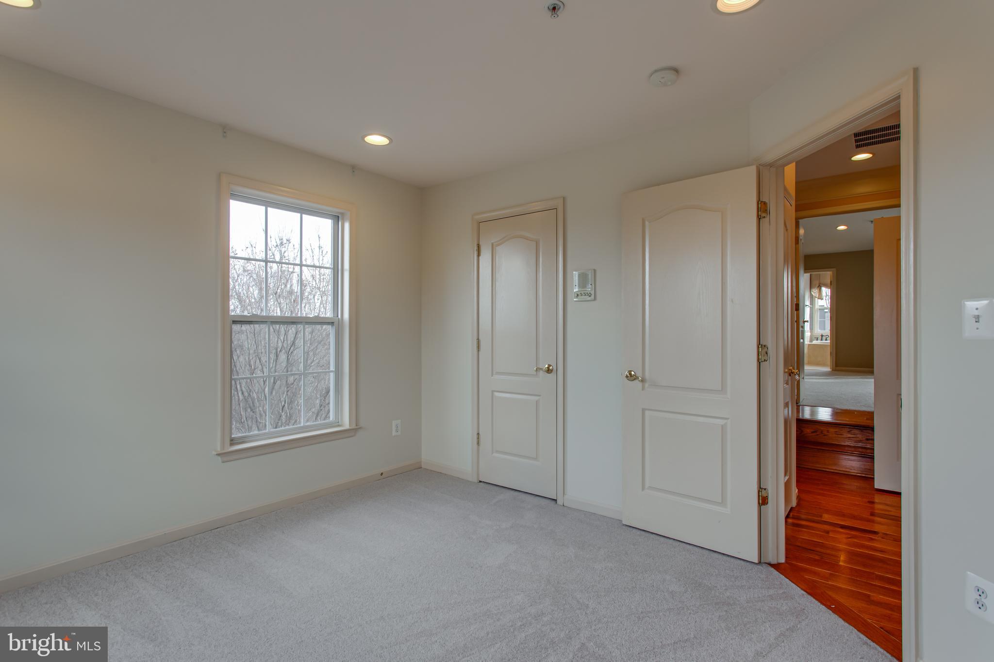 BROADLANDS SOUTH - Residential Lease