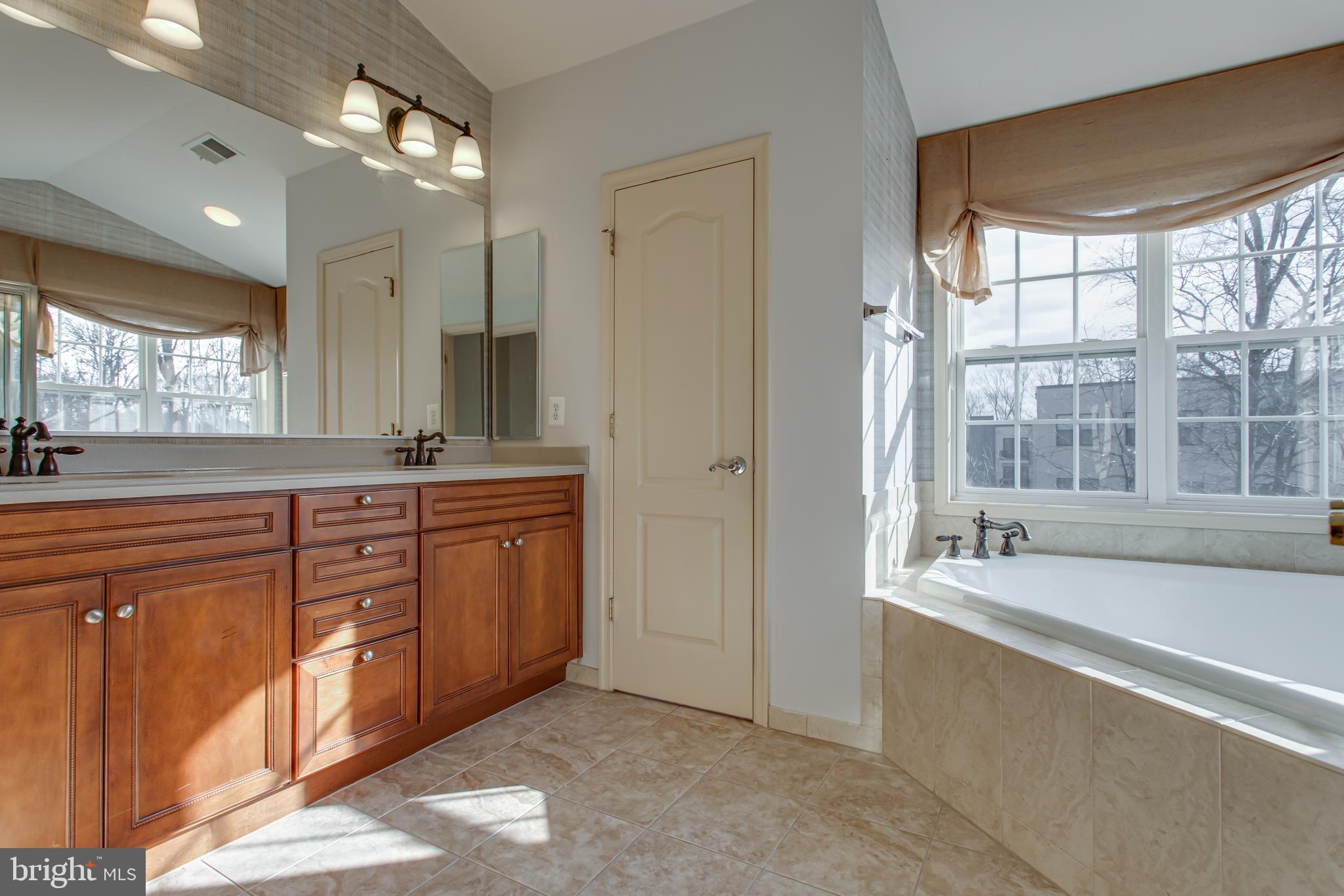 BROADLANDS SOUTH - Residential Lease