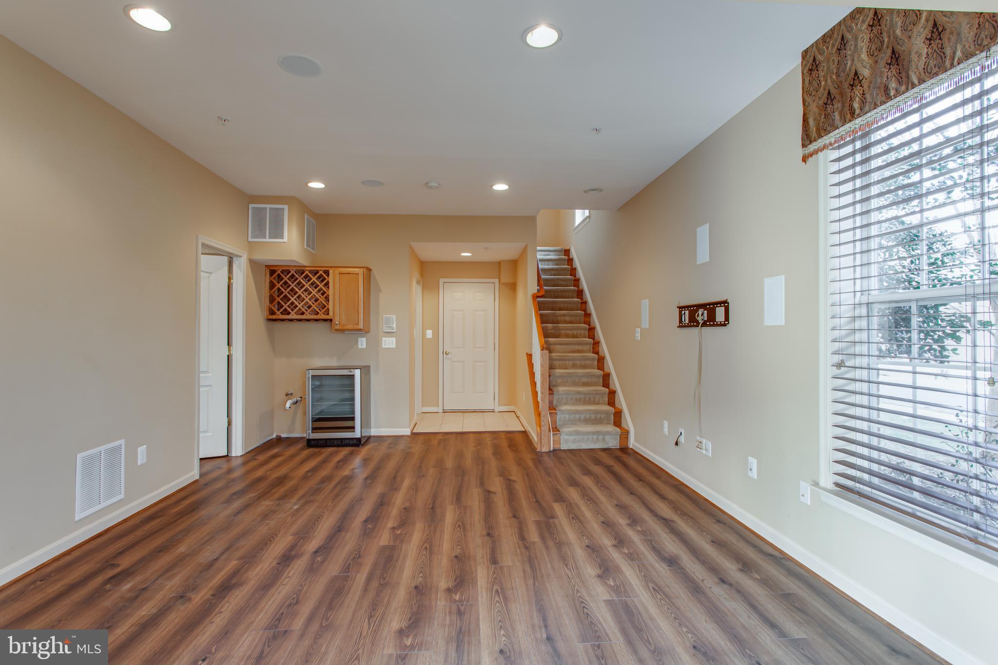 BROADLANDS SOUTH - Residential Lease