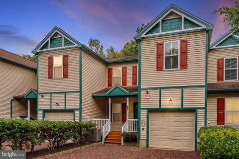 Townhouse For Sale - 204 Mumfords Ld Rd North Road #0002<br/> OCEAN PINES, MD 21811
