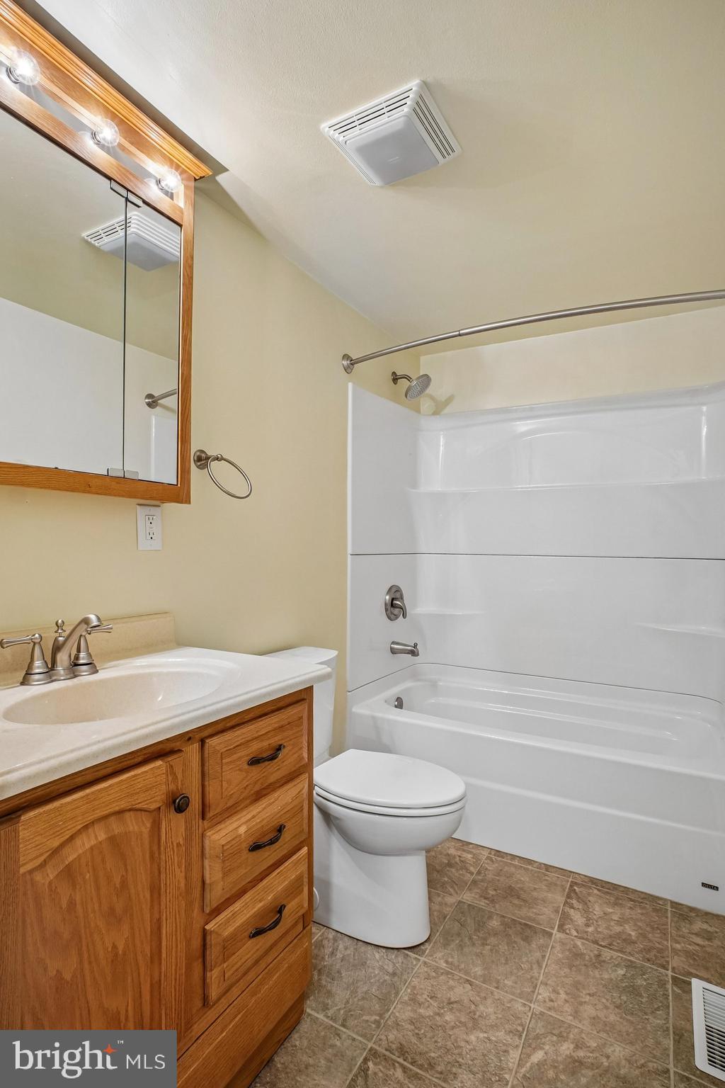 NEWINGTON FOREST - Residential