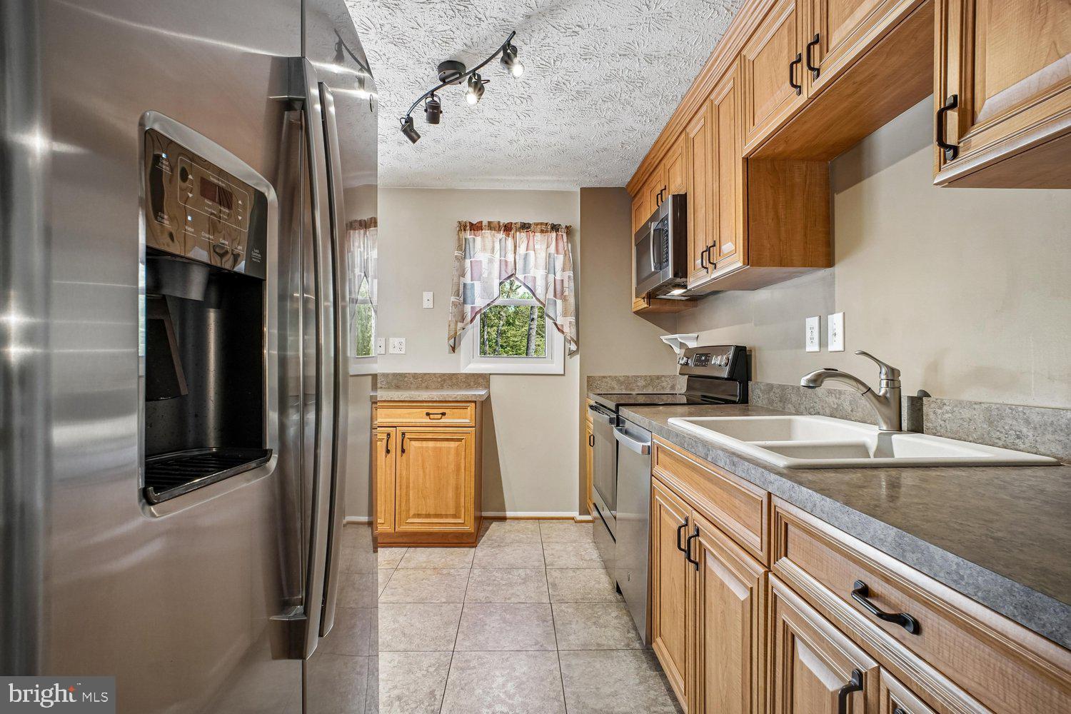 NEWINGTON FOREST - Residential