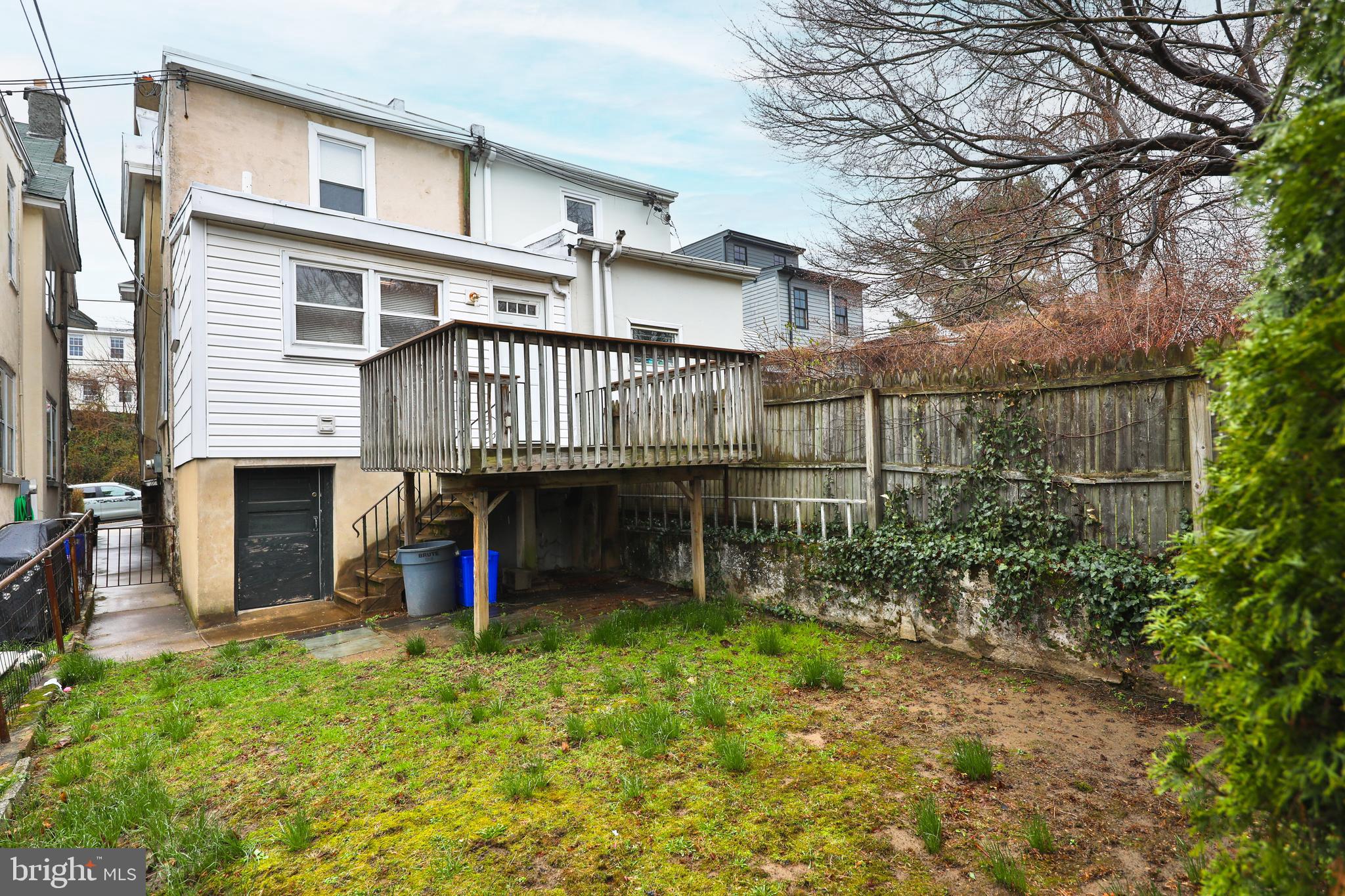 ROXBOROUGH - Residential