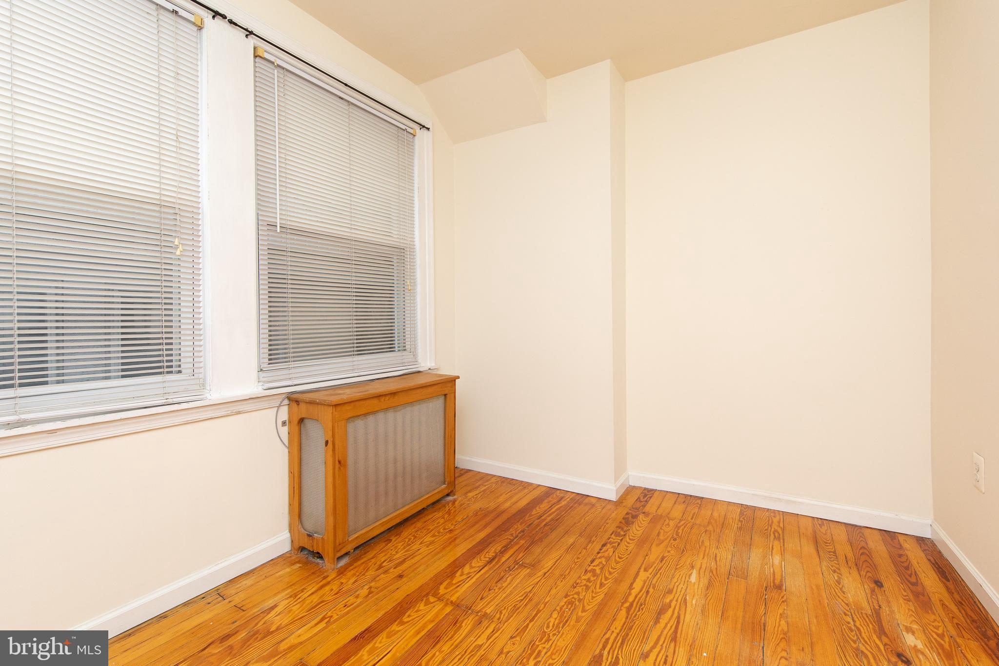 ROXBOROUGH - Residential