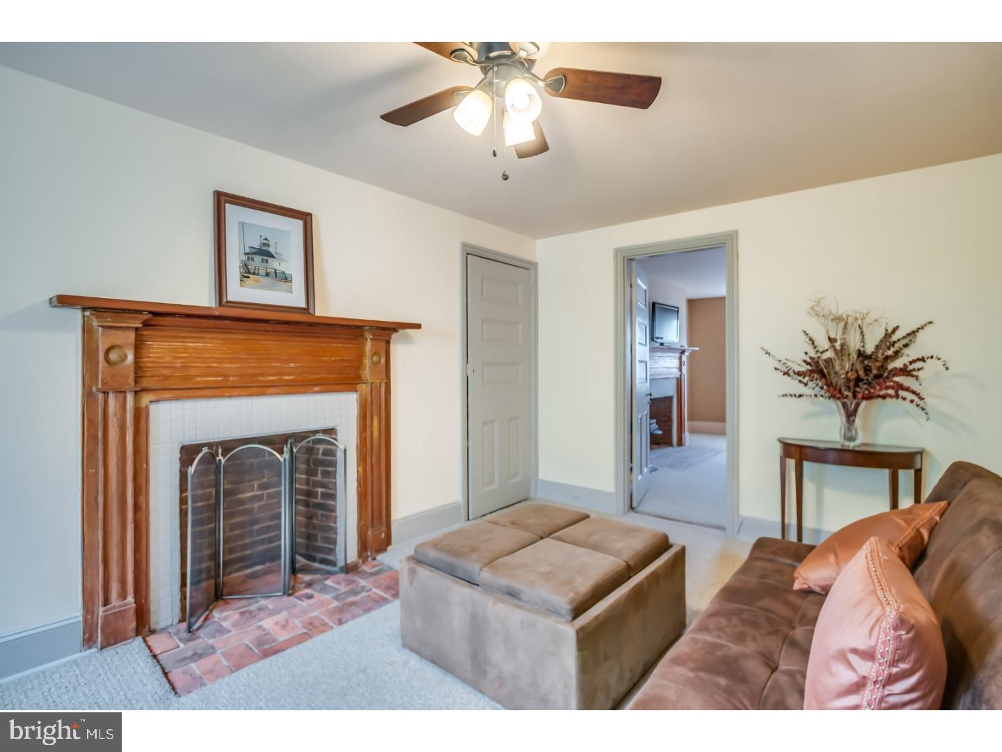 QUEEN VILLAGE - Residential