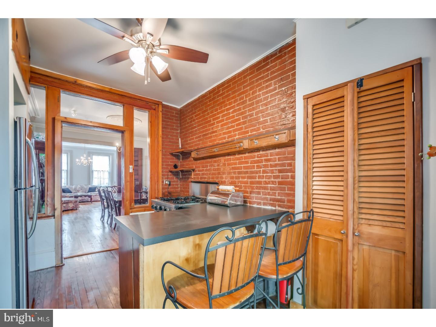 QUEEN VILLAGE - Residential