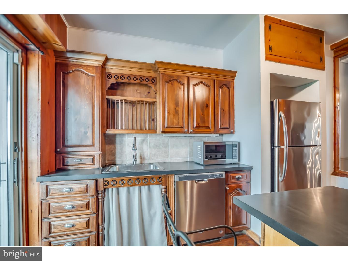 QUEEN VILLAGE - Residential
