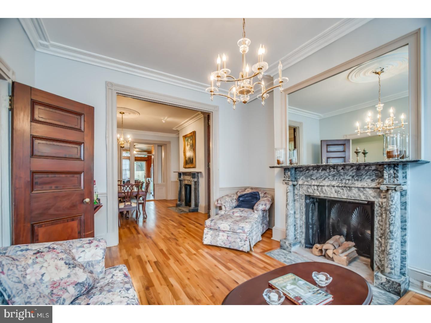QUEEN VILLAGE - Residential