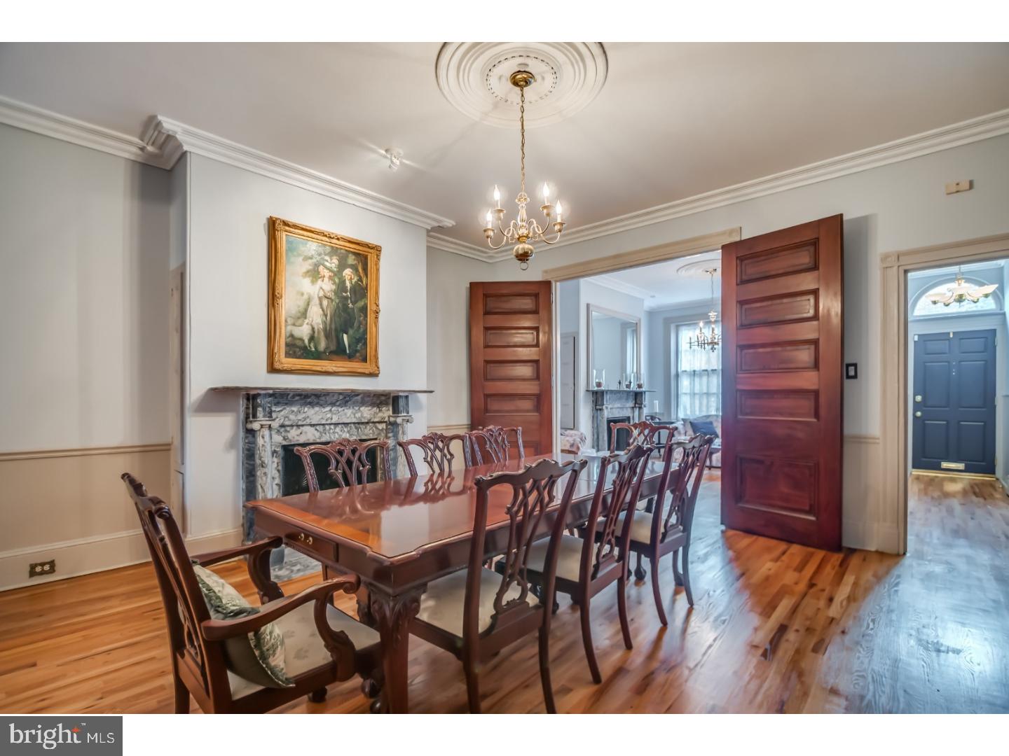 QUEEN VILLAGE - Residential