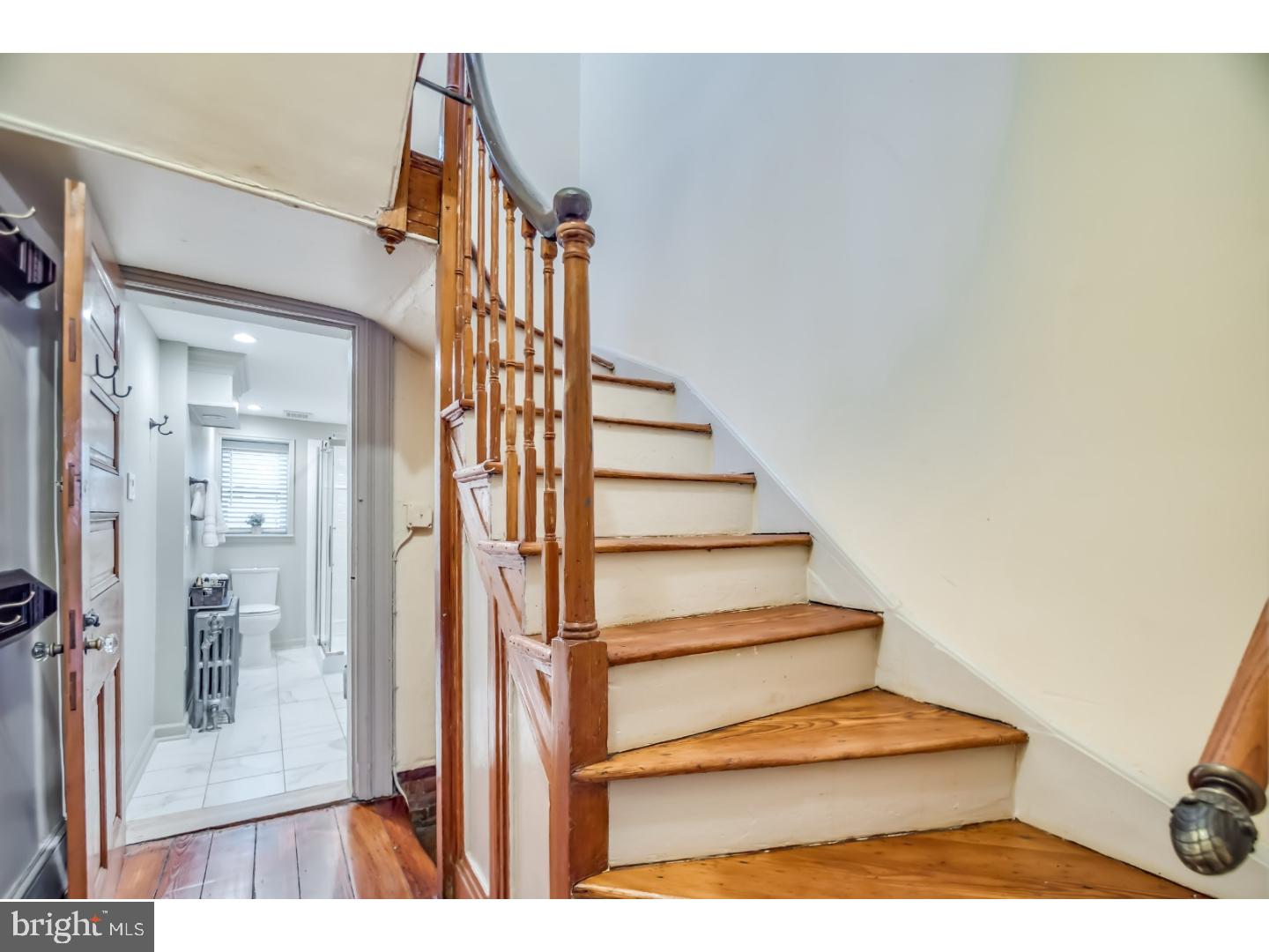 QUEEN VILLAGE - Residential