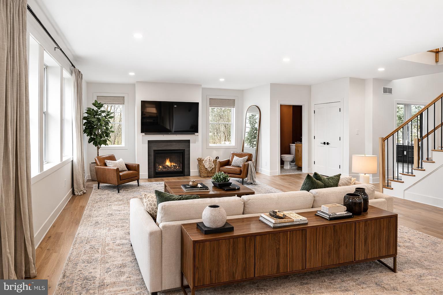 415 W PROSPECT AVENUE