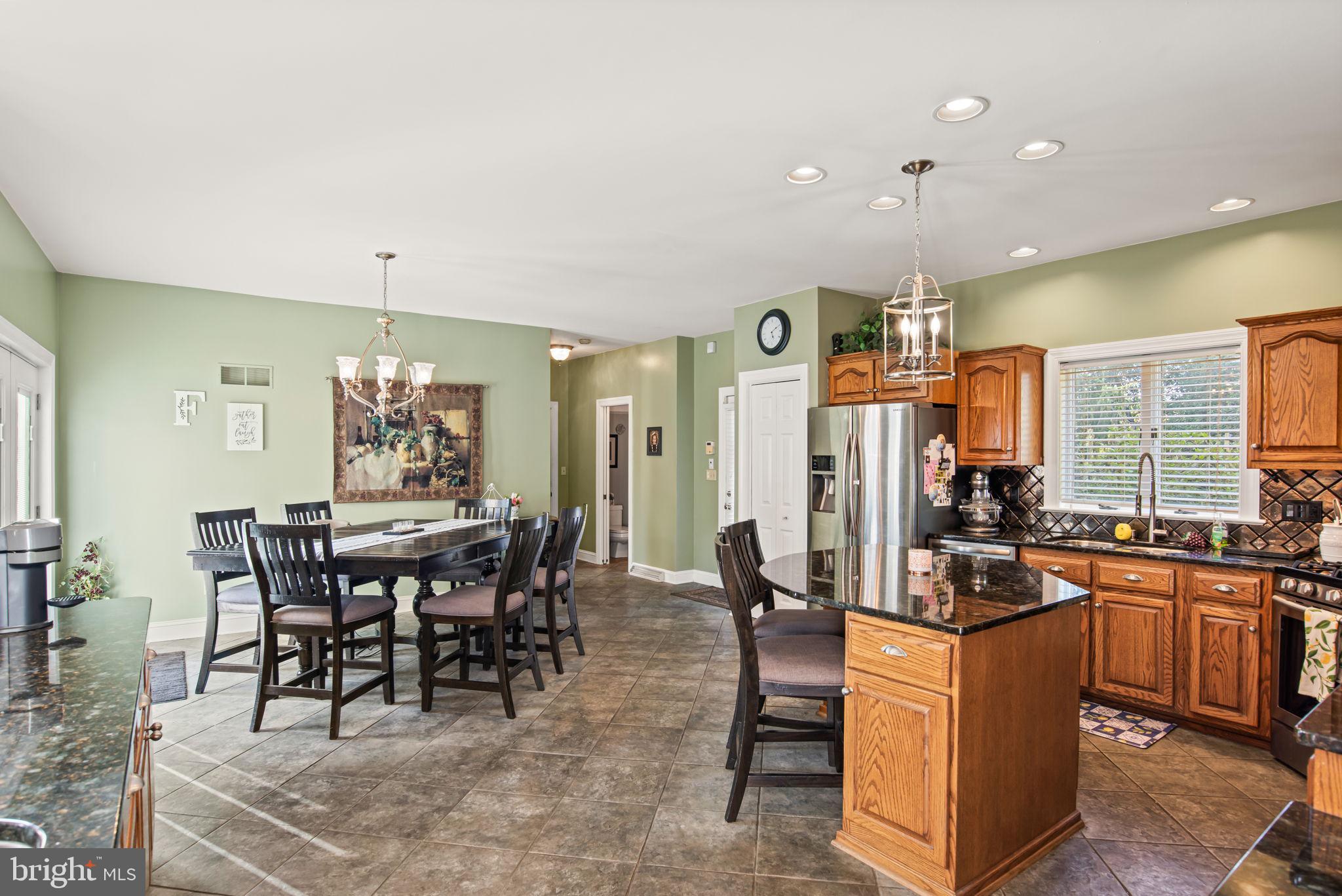 HEPPLEWHITE ESTATES - Residential