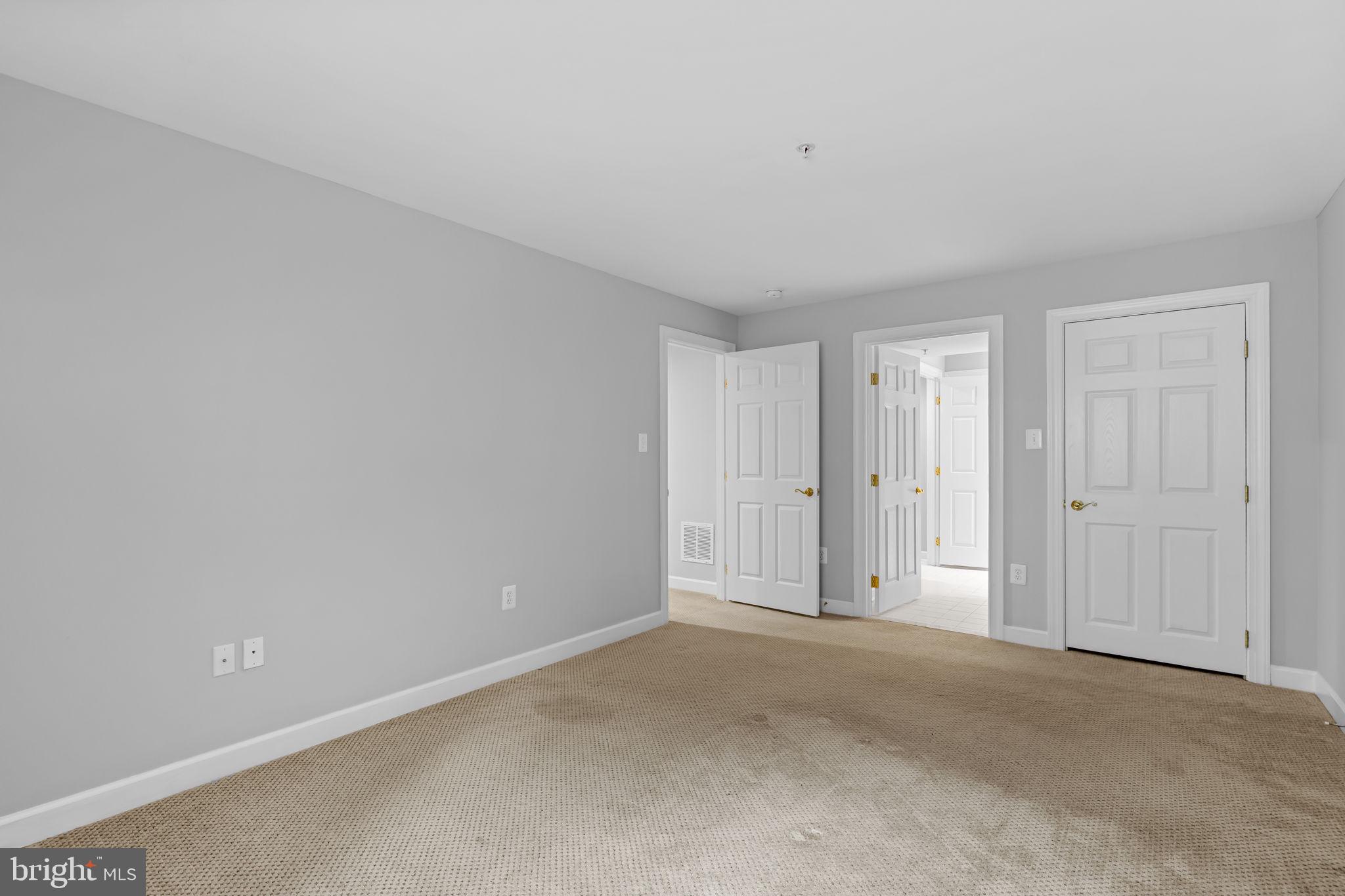 ELLICOTT MEADOWS - Residential