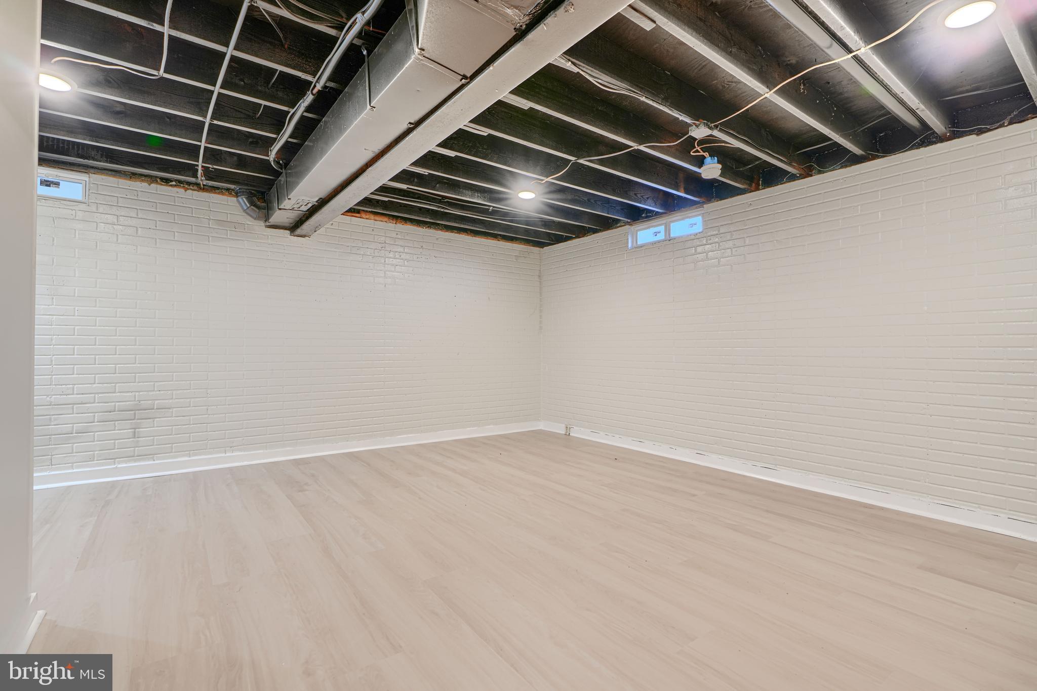 BROOKSHIRE - Residential