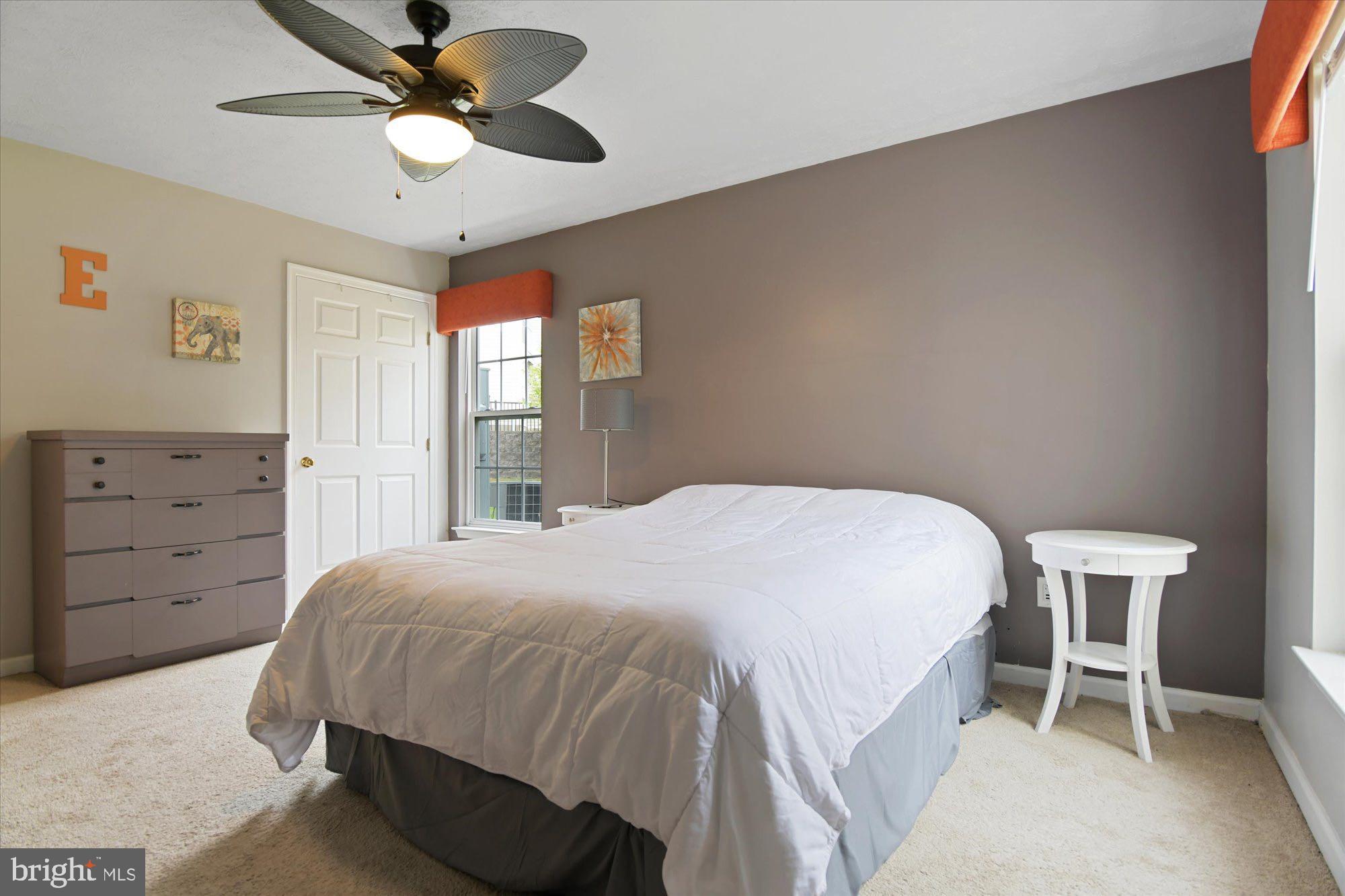 SILVER LAKE - Residential