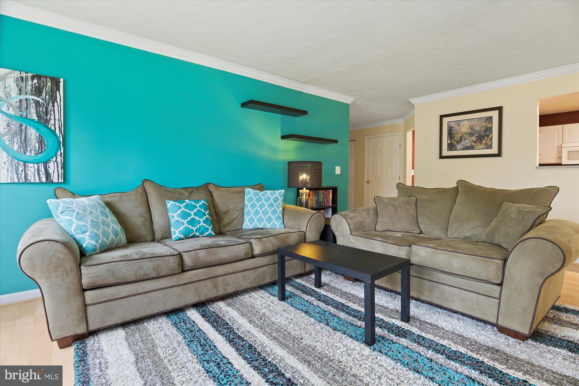 SILVER LAKE - Residential