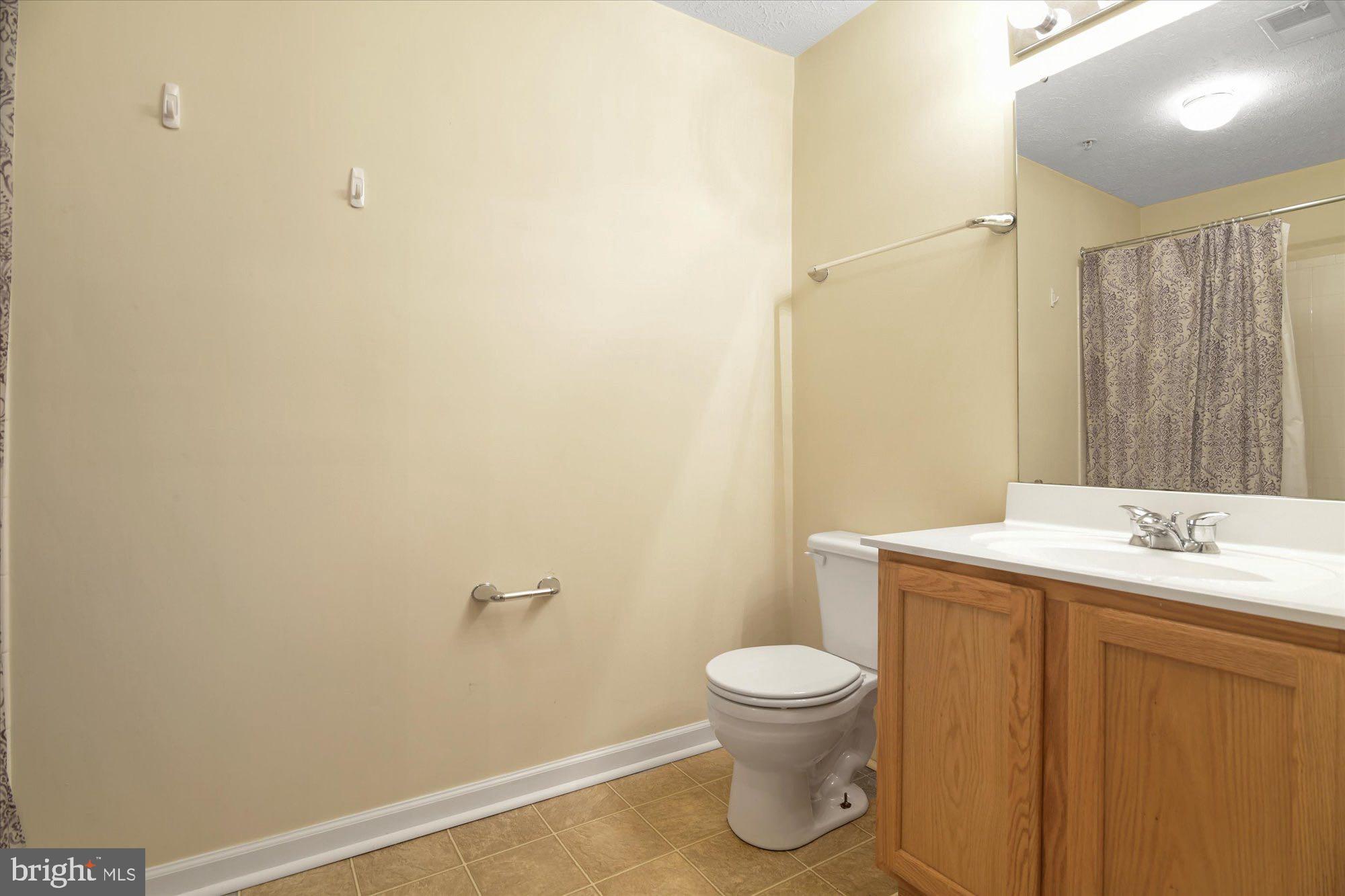 SILVER LAKE - Residential