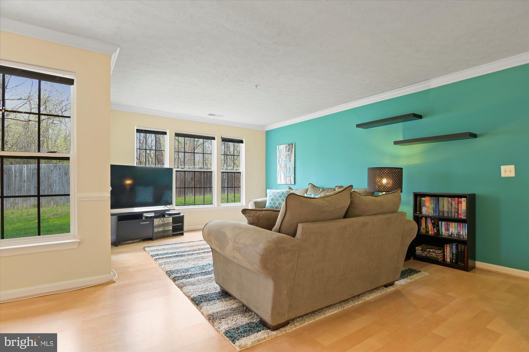 SILVER LAKE - Residential